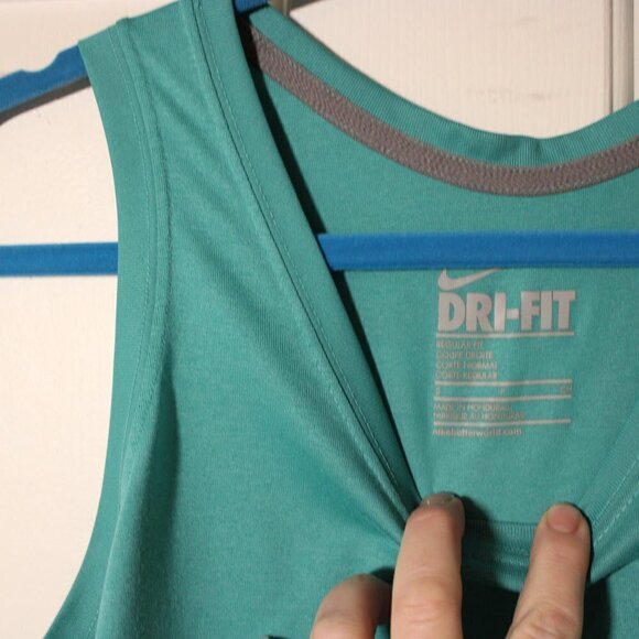 🎄Nike Dri-Fit Tank Top Size Small - Picture 7 of 7